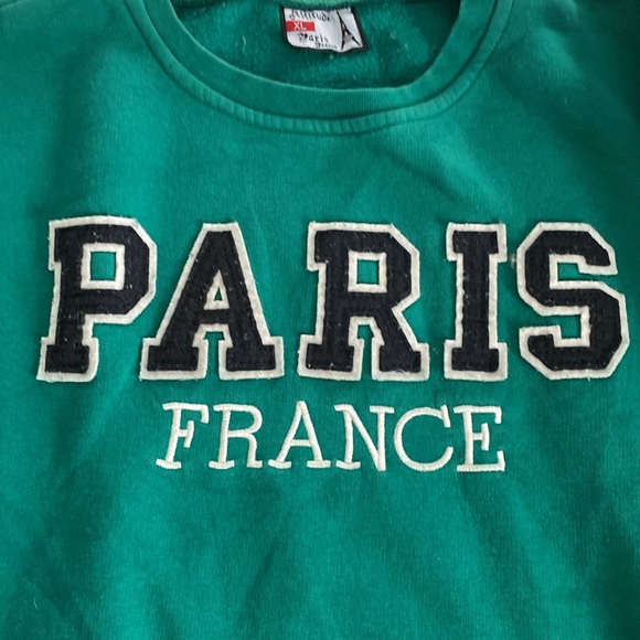 Crewneck sweatshirt. - Picture 2 of 6